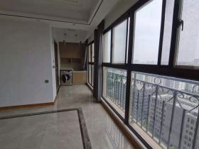 中南世纪花城三期 3室1厅1卫 178m&sup2;