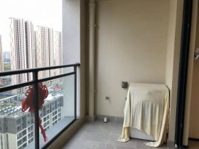 万科翡翠公园 3室2厅1卫 92m&sup2;