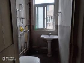 易家桥新村 3室1厅1卫 68m&sup2;