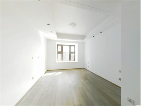 珑府 3室2厅2卫 120m&sup2;