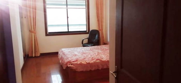 星湖花园 3室2厅2卫 150m&sup2;