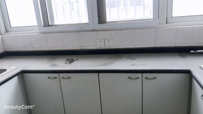 华侨花苑 4室1厅2卫 140m&sup2;
