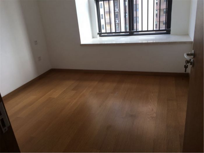 绿地新里城 3室2厅1卫 95m&sup2;