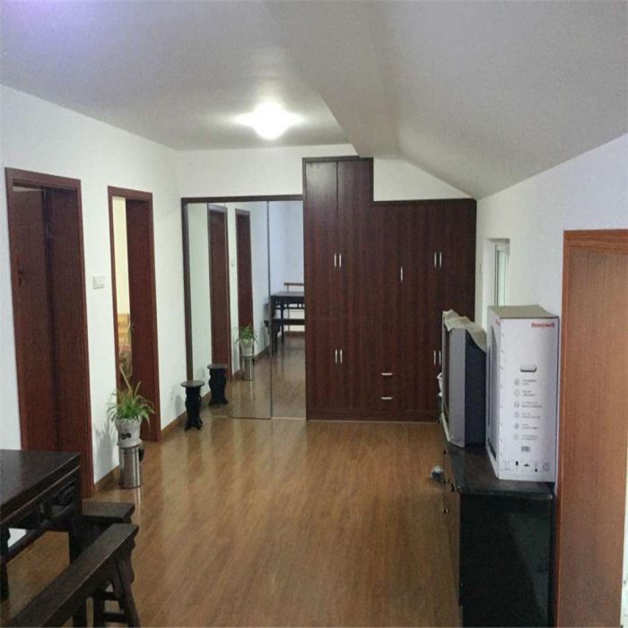 世纪新城 4室2厅2卫 180m&sup2;