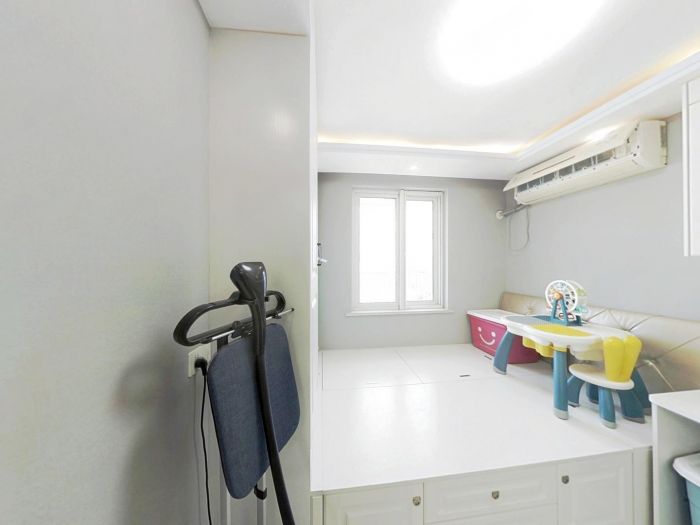 天山花苑 3室1厅1卫 94m&sup2;
