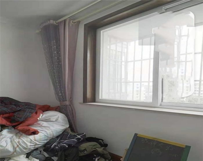 世纪新城 5室1厅1卫 208m&sup2;