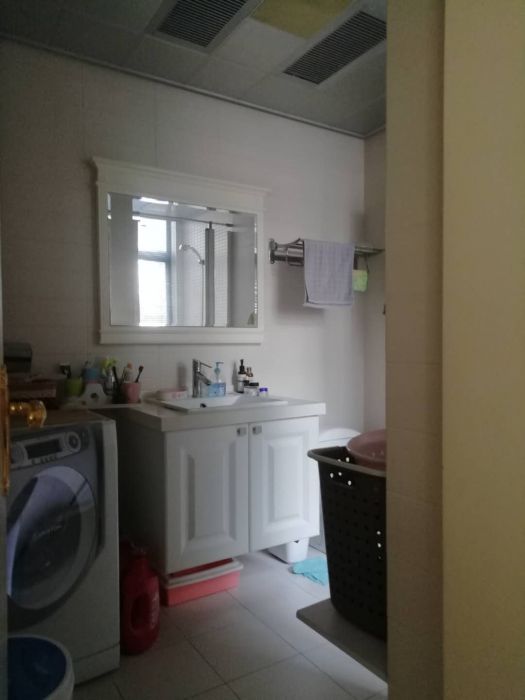 凤凰莱茵苑 4室2厅3卫 210.58m&sup2;