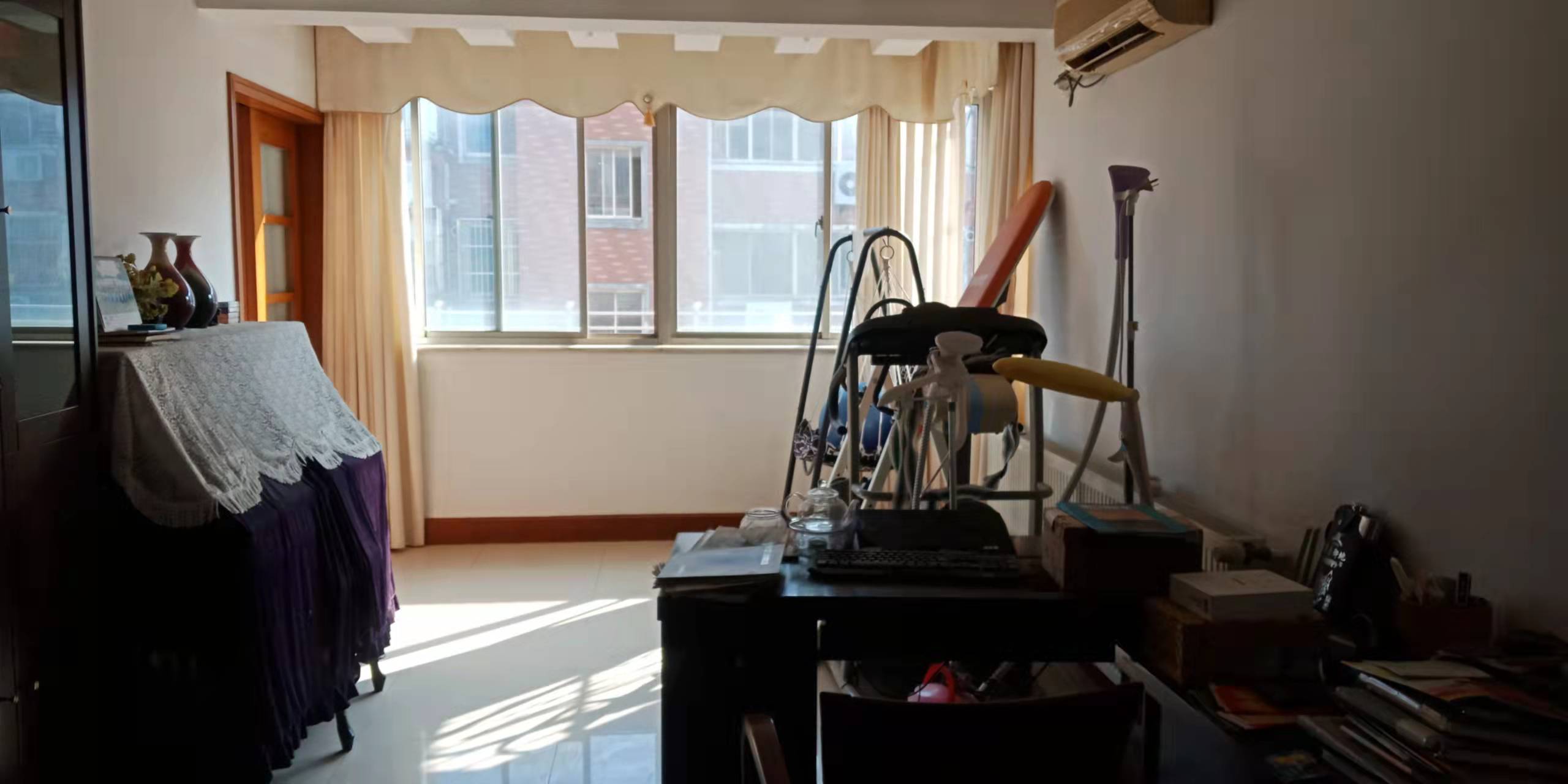 莲花苑 4室2厅1卫 139m&sup2;