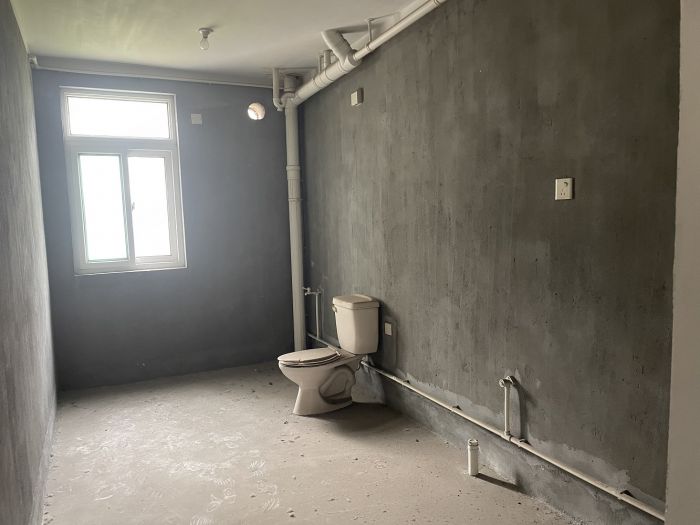 东昇花园 3室2厅2卫 159m&sup2;