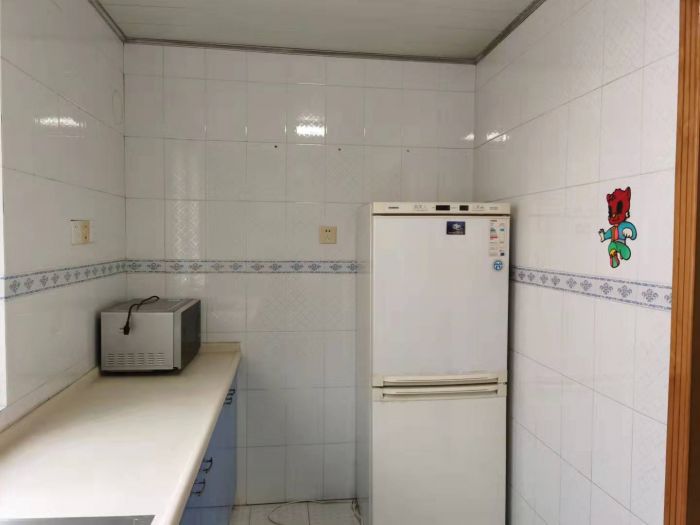 天虹公寓 3室2厅1卫 145.00m&sup2;