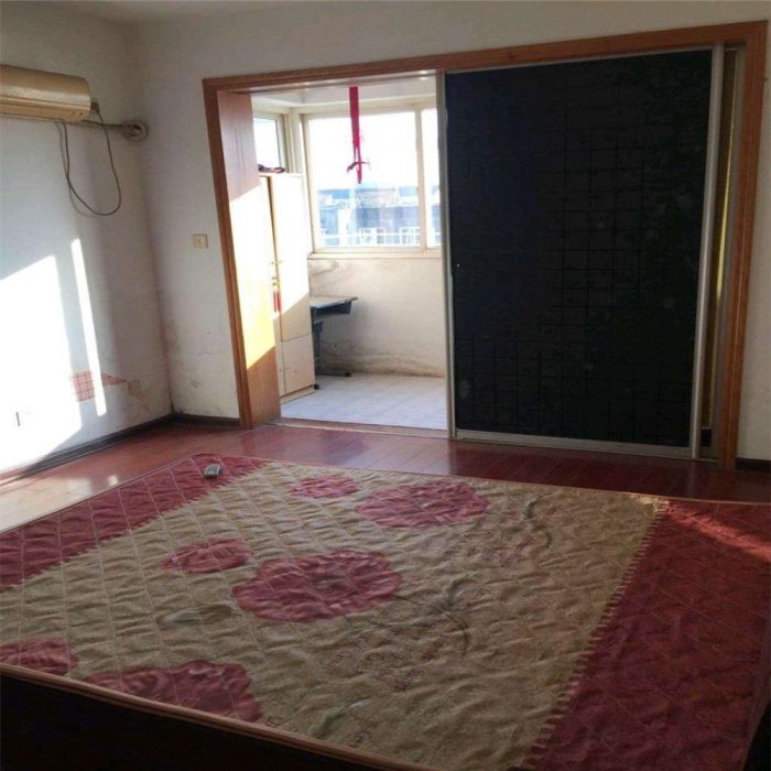 虹桥新苑 4室2厅2卫 168m&sup2;