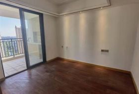中南世纪花城三期 3室2厅2卫 137m&sup2;
