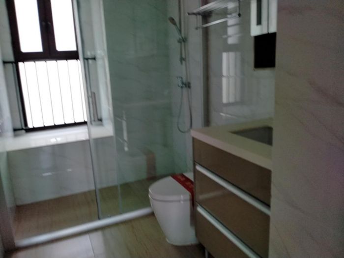碧桂园时代悦城 5室2厅2卫 270m&sup2;