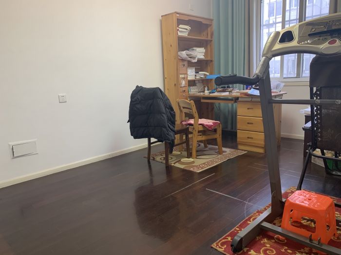 朝晖花园 4室2厅2卫 242m&sup2;