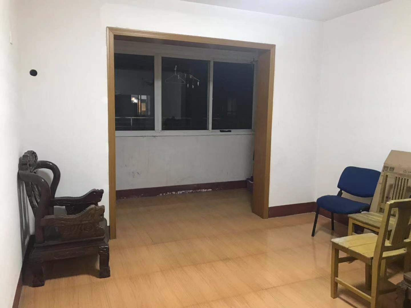 江海花园 4室2厅1卫 132m&sup2;