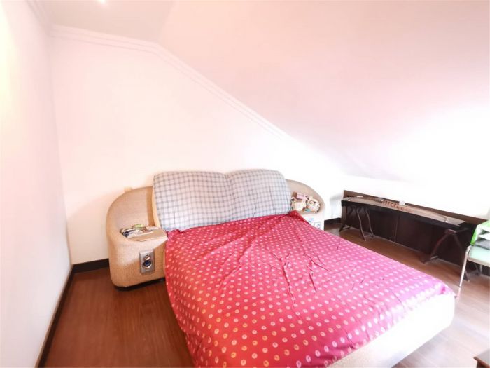 五一新村西区 4室2厅2卫 164m&sup2;