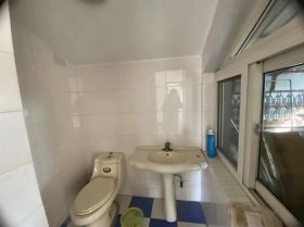 教育新村 3室1厅1卫 158m&sup2;