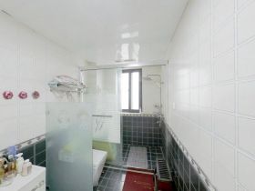 中港城皇家公寓 3室2厅1卫 142m&sup2;