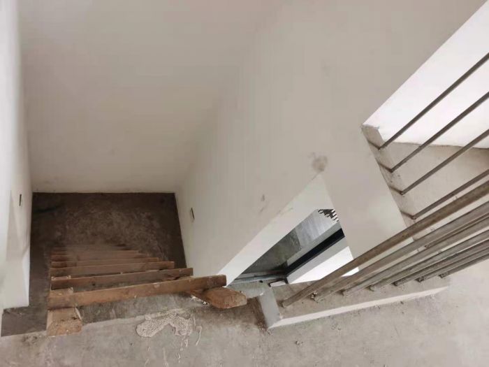 星通花园 5室2厅1卫 191m&sup2;