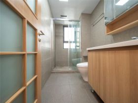 雍华府 4室2厅2卫 136m&sup2;