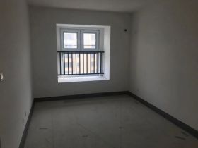 世茂九龙庭 3室1厅1卫 90m&sup2;