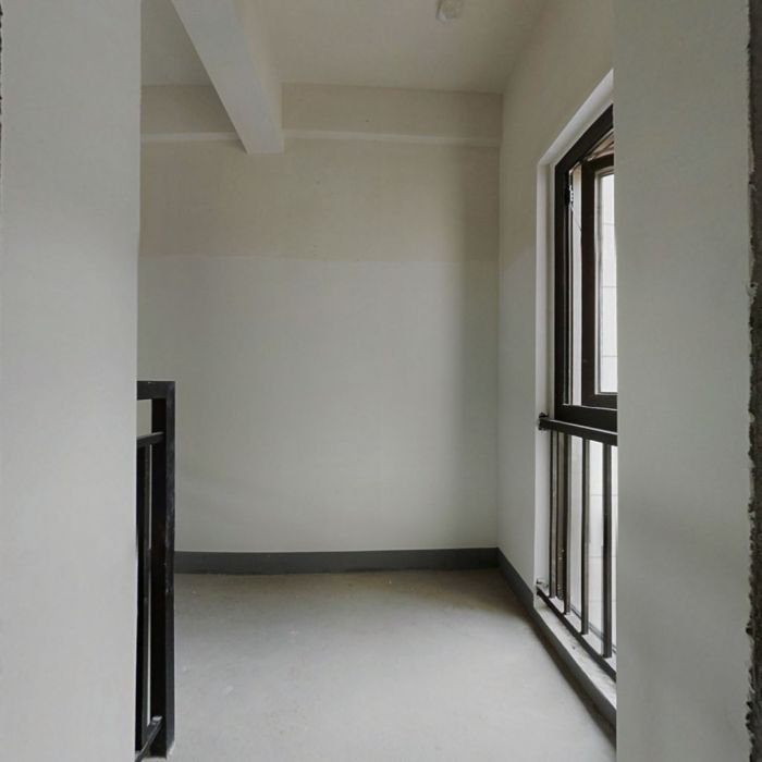 绿地新里城 3室2厅3卫 140m&sup2;