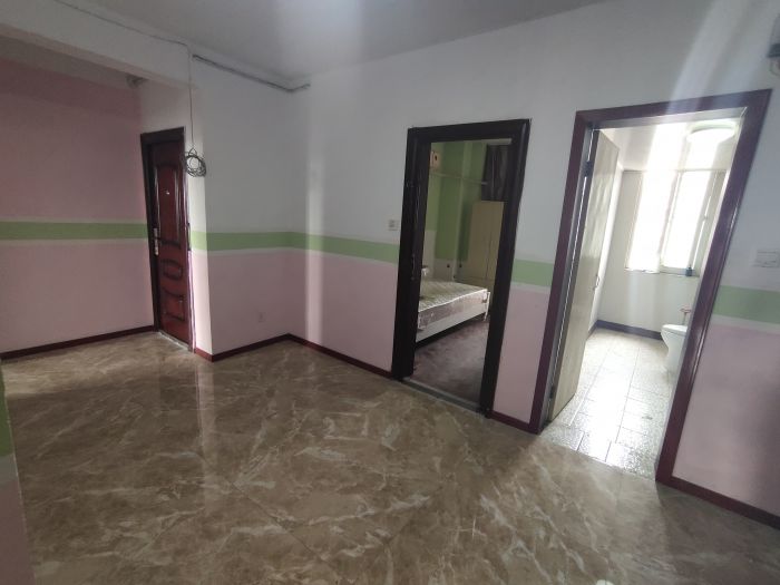 新港花苑 5室1厅2卫 135m&sup2;