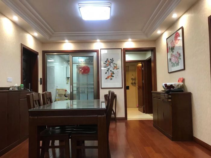 汇富花苑 3室2厅1卫 135m&sup2;