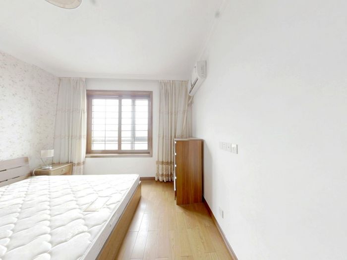 景华城 3室2厅2卫 120.6m&sup2;