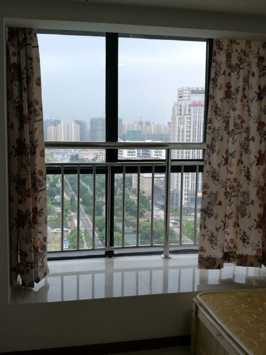 飞马国际 3室3厅1卫 62m&sup2;