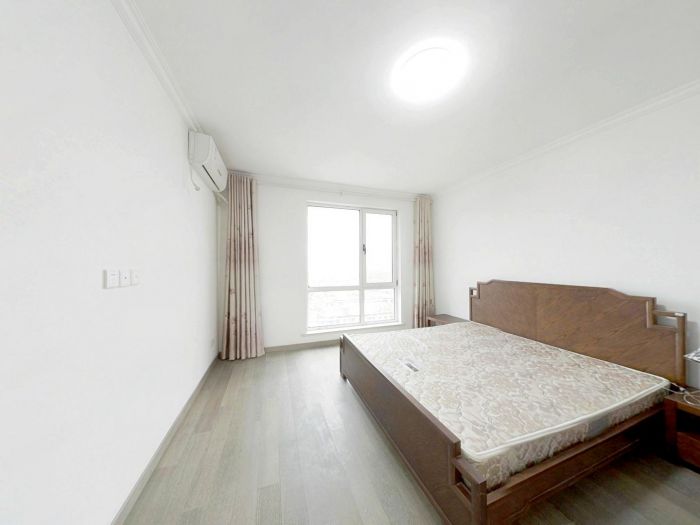 凤凰莱茵苑 3室3厅2卫 129m&sup2;