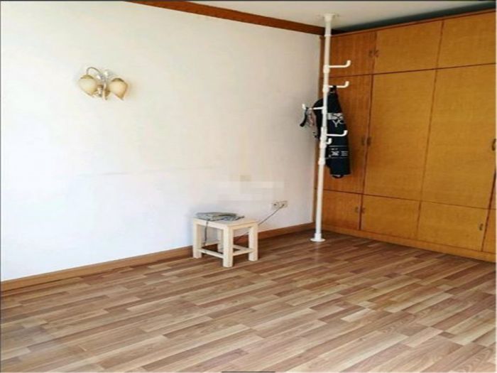 千禧园 3室2厅1卫 130m&sup2;