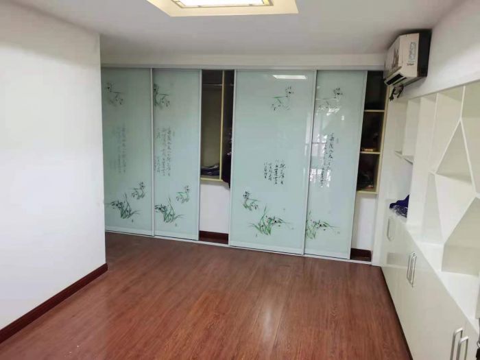 鸿运大厦 2室1厅1卫 65m&sup2;