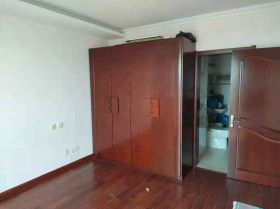 凤凰莱茵苑 3室2厅2卫 147m&sup2;