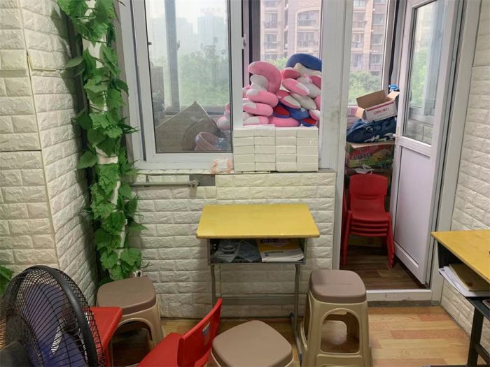 三里墩花苑 3室1厅1卫 136m&sup2;