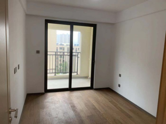 春风南岸东园 4室2厅2卫 136m&sup2;