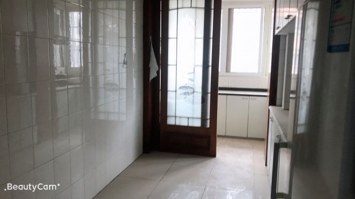 华侨花苑 4室1厅2卫 140m&sup2;