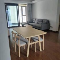 雍华府 3室2厅2卫 114m&sup2;