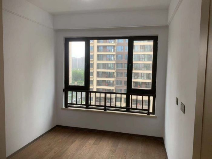 春风南岸东园 4室2厅2卫 136m&sup2;