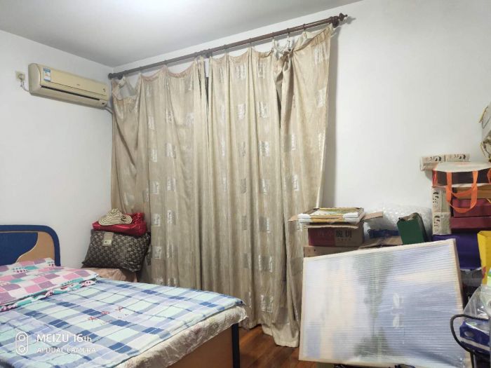 天地华庭 4室2厅2卫 163m&sup2;