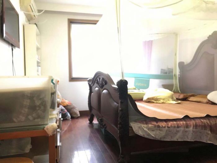 佳成花苑 4室2厅2卫 163m&sup2;