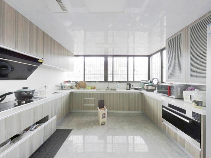 天山花苑 3室2厅1卫 141m&sup2;