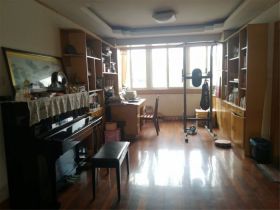 千禧园 3室2厅1卫 185m&sup2;