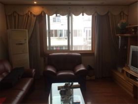 光明南村 5室2厅1卫 191m&sup2;