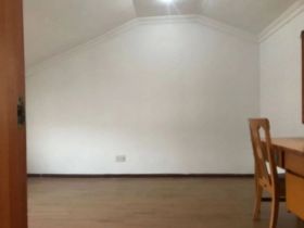 城港新村 4室2厅1卫 150m&sup2;