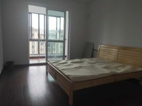 紫东南苑 3室1厅1卫 130m&sup2;
