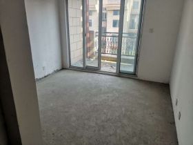 军山花园 4室2厅3卫 300m&sup2;