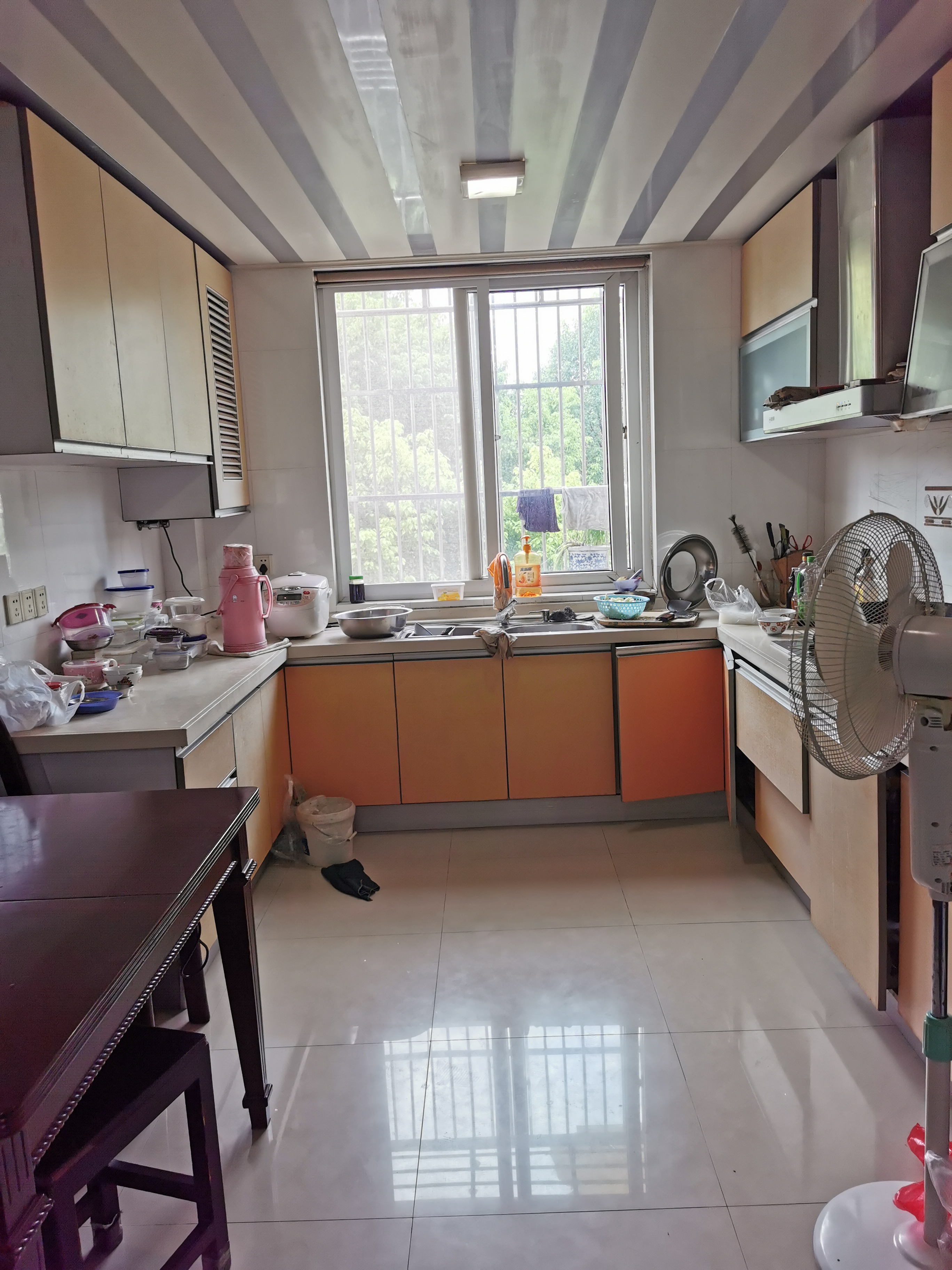 海港新村 3室2厅2卫 135.8m&sup2;