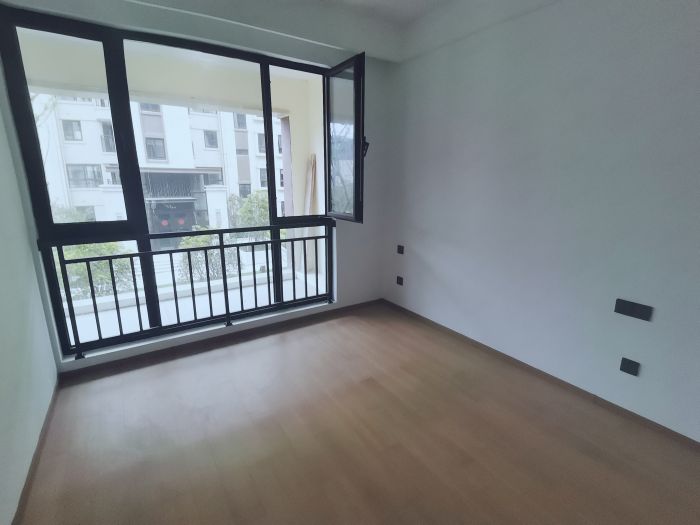 春风南岸东园 4室3厅3卫 167m&sup2;