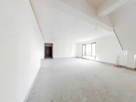 华强城 5室2厅2卫 270m²